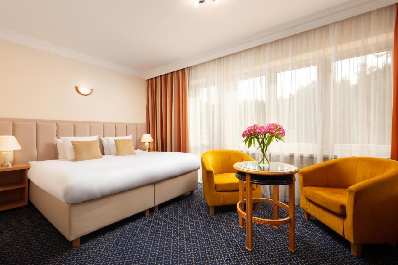 Perla Lesna Nadarzyn Bed & Breakfast Dış mekan fotoğraf