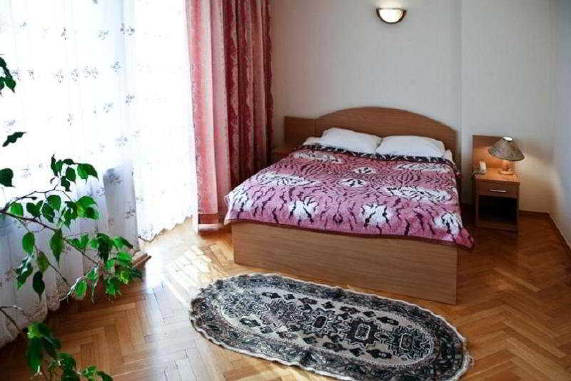 Perla Lesna Nadarzyn Bed & Breakfast Dış mekan fotoğraf